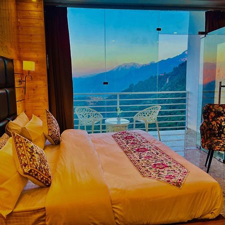 Hotel Classic Crown - #Scenic Mountain View #Open Terrace #Parking #Premium Rooms With Balcony #Guest Preferred #Best Selling Hotel In 무소리에 외부 사진